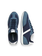 JFWBURTON RUNNER INTERNATIONAL CAMPAIGN 12293068