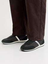 JFWBURTON RUNNER INTERNATIONAL CAMPAIGN 12293068