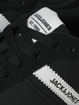 JFWBURTON RUNNER INTERNATIONAL CAMPAIGN 12293068
