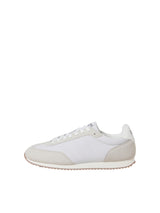 JFWBURTON RUNNER INTERNATIONAL CAMPAIGN 12293068