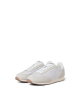 JFWBURTON RUNNER INTERNATIONAL CAMPAIGN 12293068