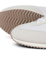JFWBURTON RUNNER INTERNATIONAL CAMPAIGN 12293068